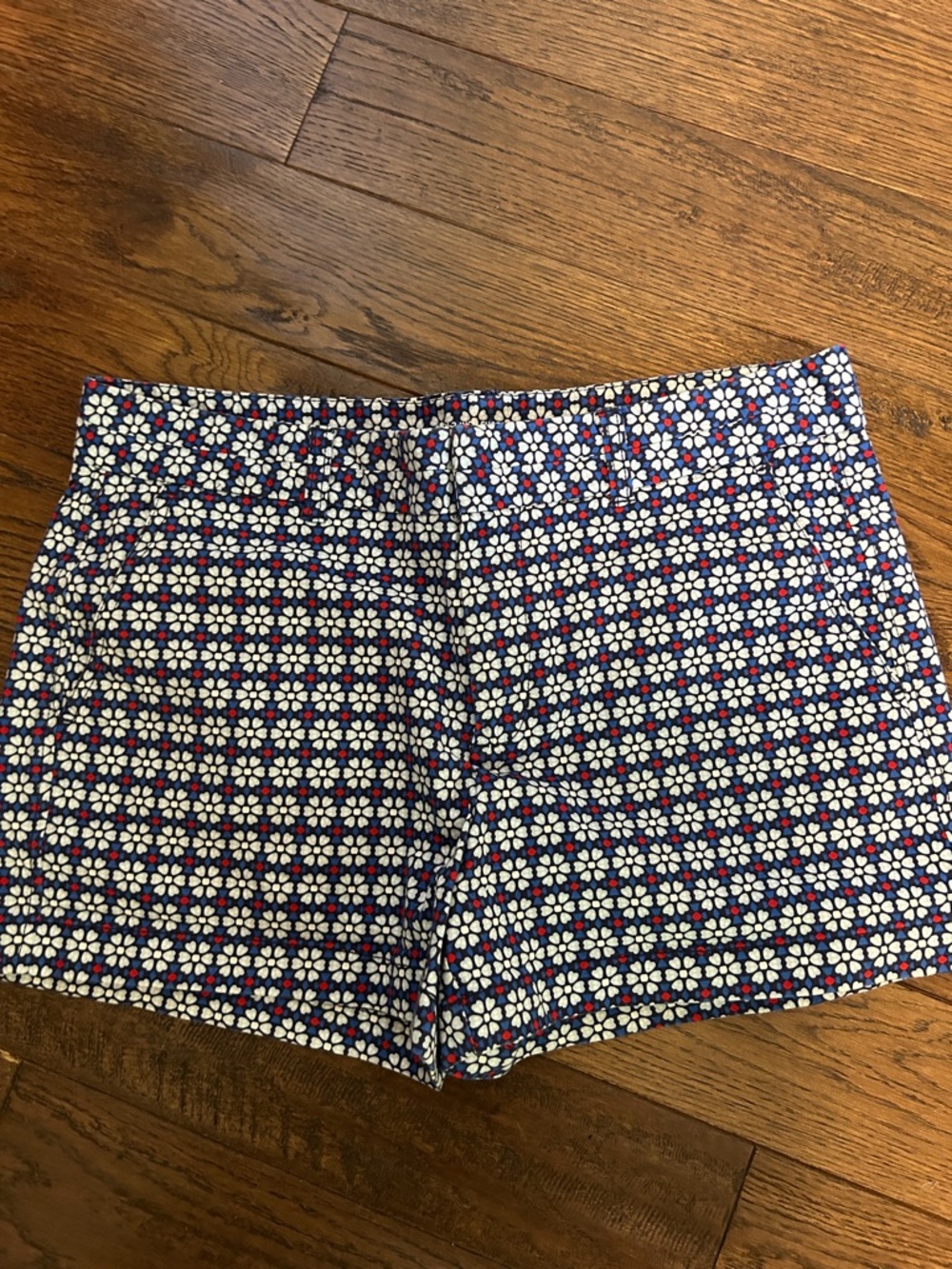 GAP Navy Floral High-Waist Women’s Shorts with White and Red Accents